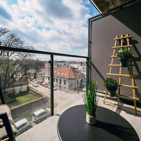 Luxury Apartment W. City Views In Kosice Old Town Exteriör bild