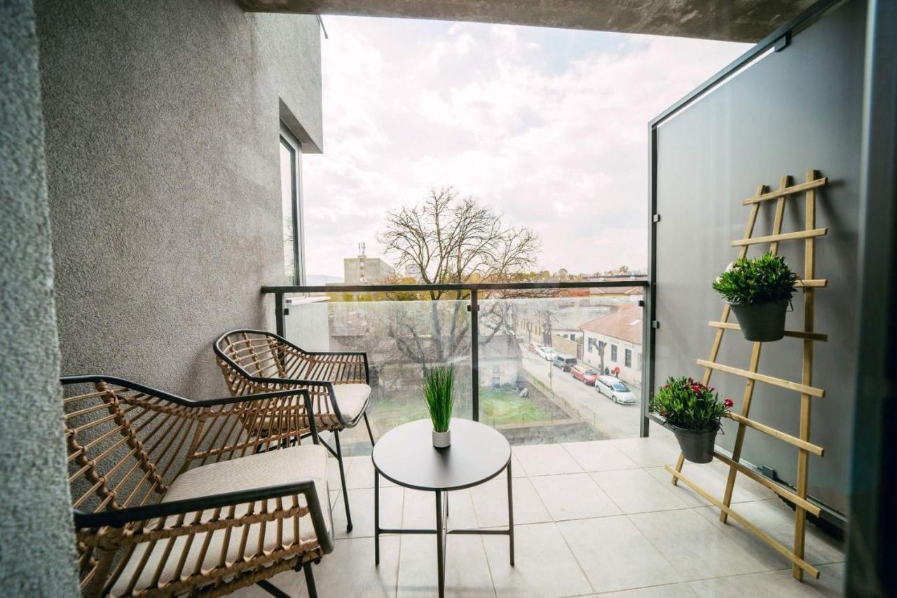 Luxury Apartment W. City Views In Kosice Old Town Exteriör bild